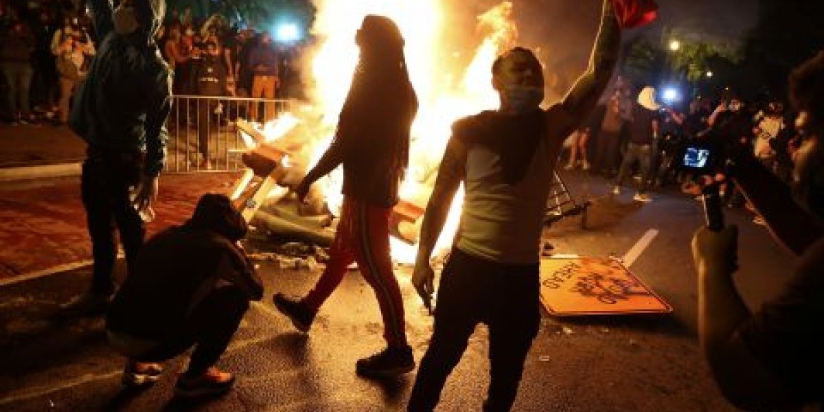 «Друг Путина» предрек катастрофу: Такер Карлсон предупредил о начале распада США «Друг Путина» предрек катастрофу: Такер Карлсон предупредил о начале распада США