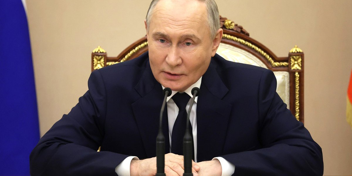 Президент на рождественской службе: Путин поздравил верующих и встретил праздник с военными Президент на рождественской службе: Путин поздравил верующих и встретил праздник с военными